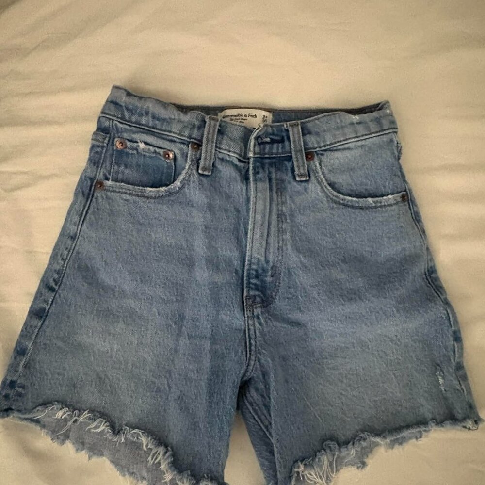 Abercrombie & Fitch High Rise Dad Short | LIGHT WASH